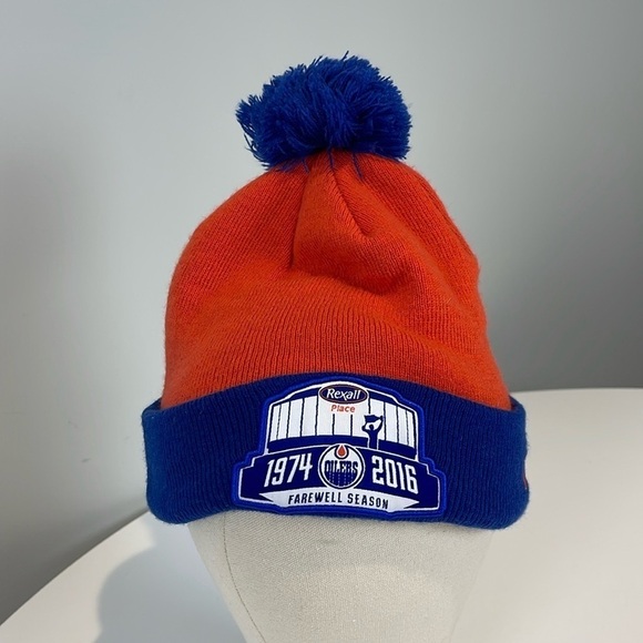 Edmonton Oilers Toque - Farewell to the Coliseum Season 2016 - Picture 1 of 5